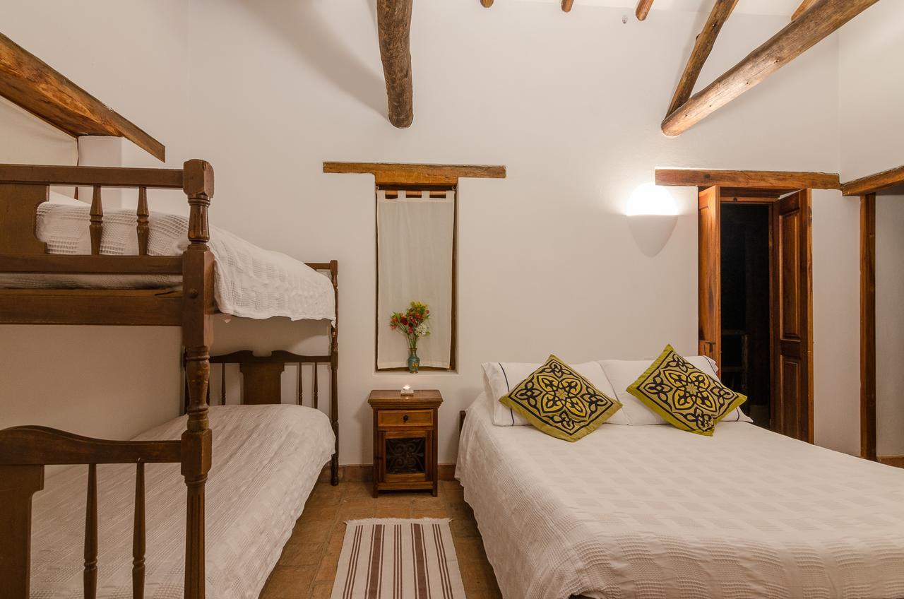 Hostal Casa Del Arte Robles Exterior photo