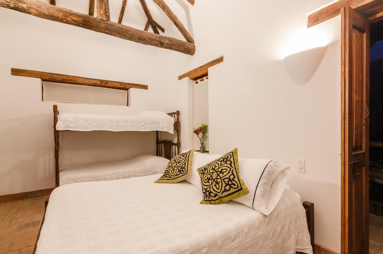 Hostal Casa Del Arte Robles Exterior photo
